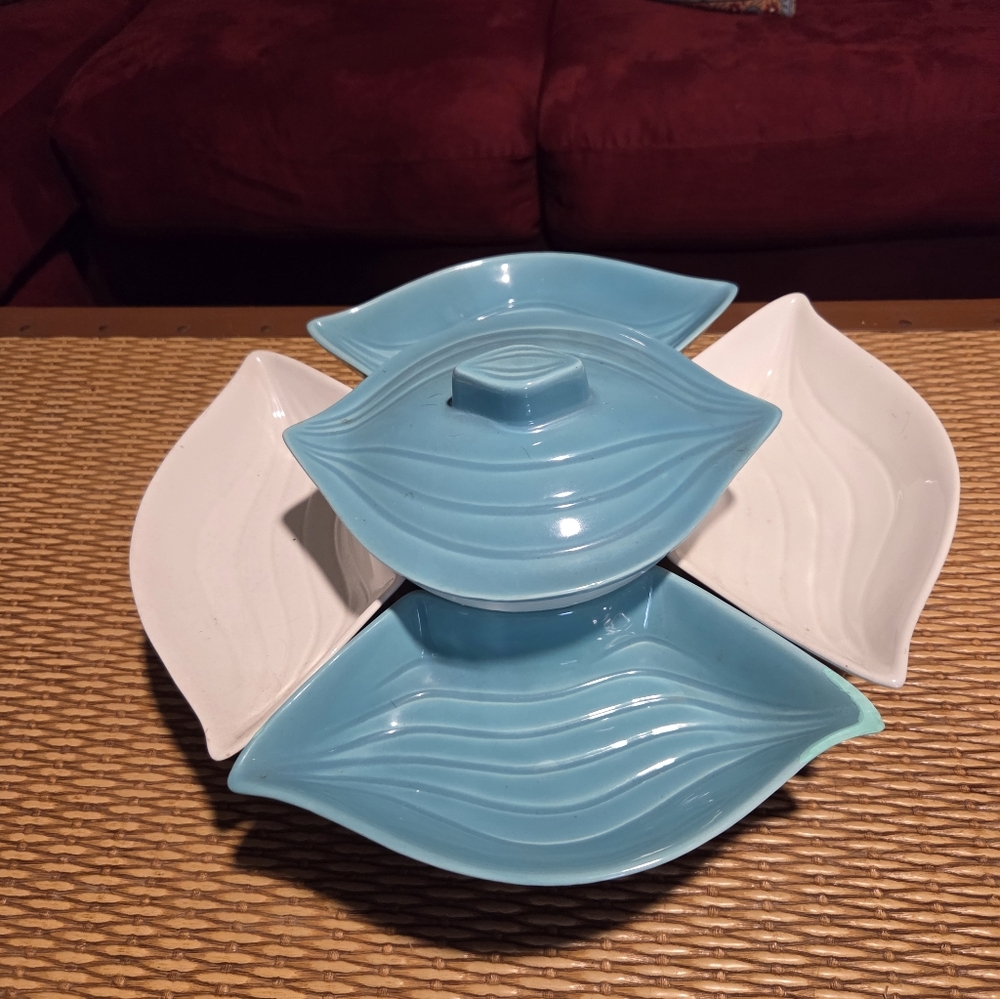 Blue and White Ceramic Leaf Server Set - Home Dining